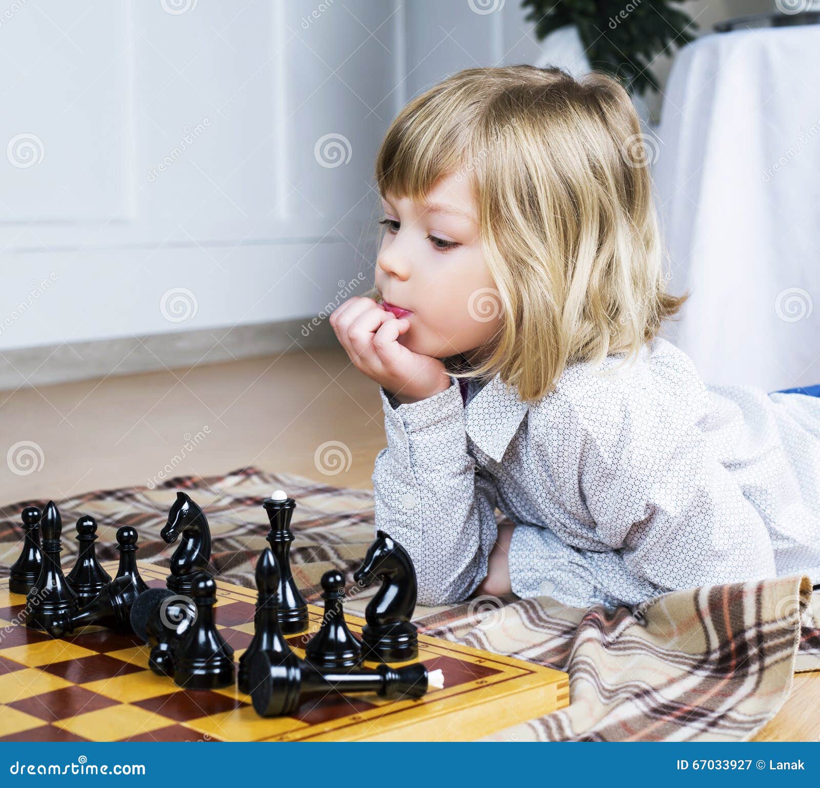 Chess prodigy hi-res stock photography and images - Alamy