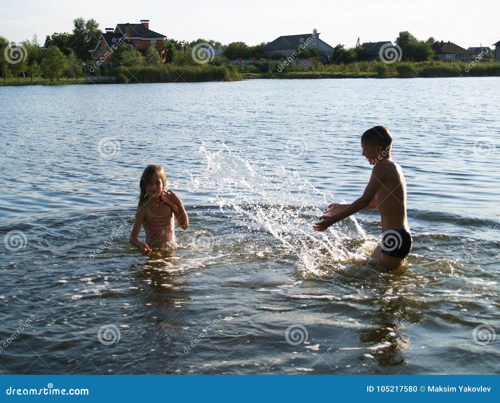женщины купаются голыми с детьми (120) фото