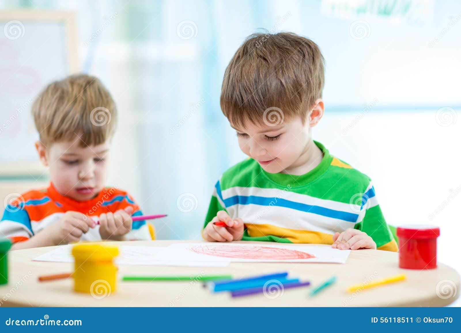 https://thumbs.dreamstime.com/z/children-draw-paint-home-day-care-center-smiling-56118511.jpg