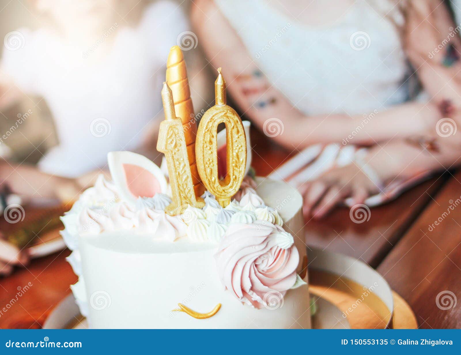 Children X27 S Remet De Petites Filles Pour Atteindre Pour Le Gateau Grande Belle Licorne De Gateau Les Dix Annees D Anniversa Image Stock Image Du Gateau Belle Children X27 S Remet De Petites Filles Pour Atteindre Pour Le Gateau Grande Belle Licorne De Gateau Les Dix Annees D Anniversa Image Stock Image Du Gateau Belle
