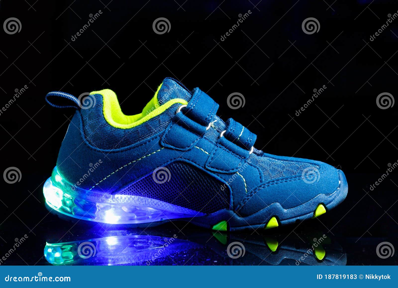 Buy Ufatansy LED Shoes Roller Skate Shoes USB Charging Flashing Roller Sneakers  Light Up Skates Shoes Sneakers with Wheels Kids Girls Boys (4.5 M US =CN37,  Double Wheels, Golden) at Amazon.in