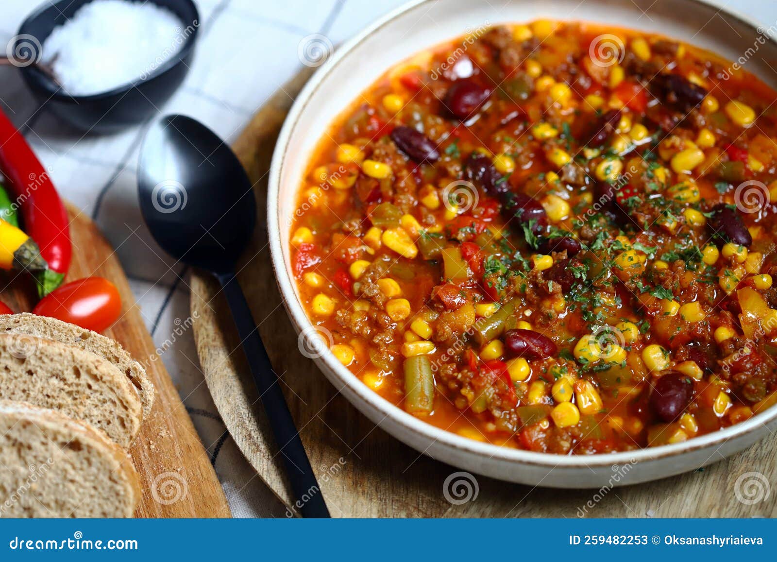 Chile Con Carne. Plato Mexicano Tradicional Imagen de archivo Imagen