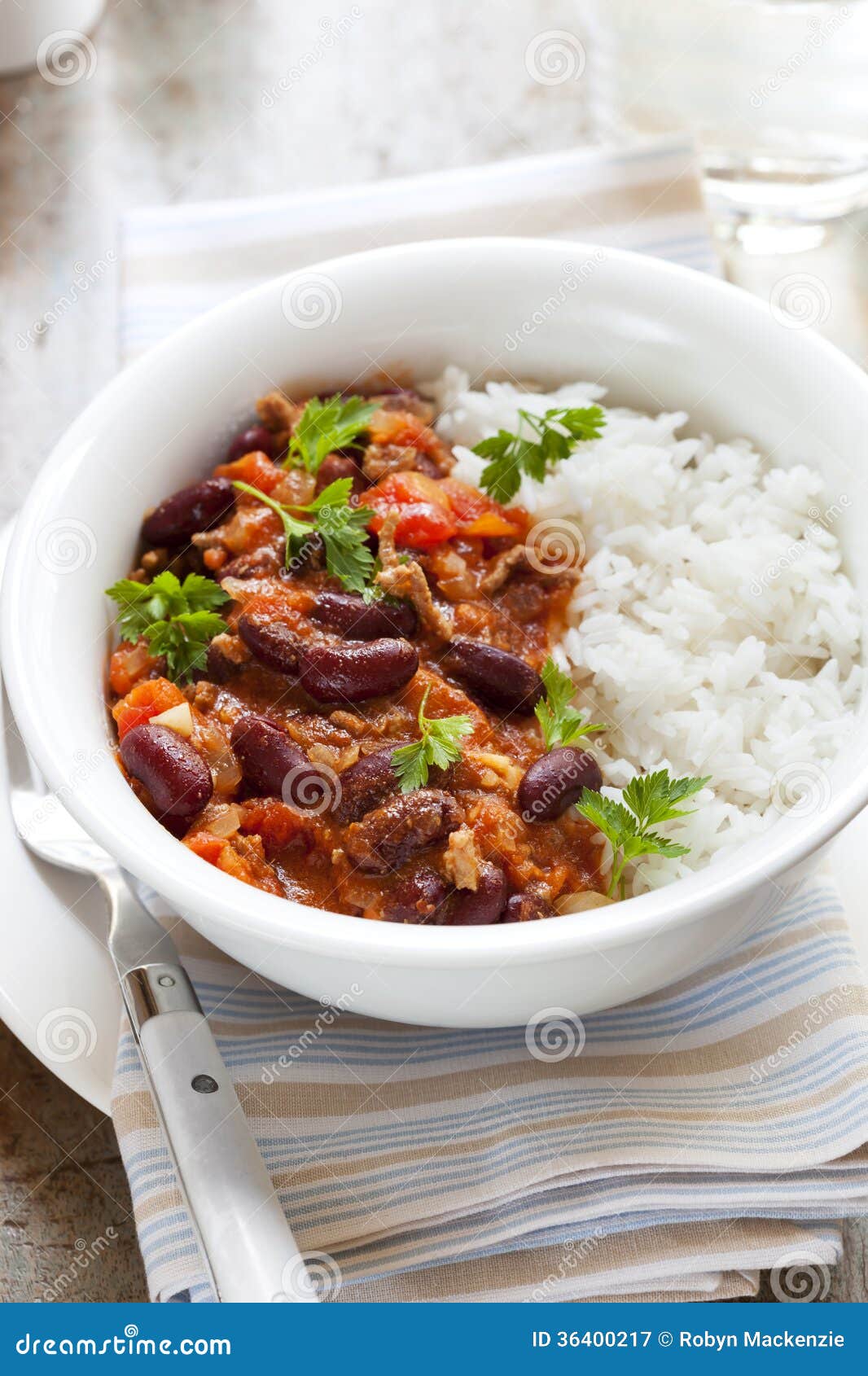 Chili con carne mit Reis stockbild. Bild von bohnen, gekocht - 36400217