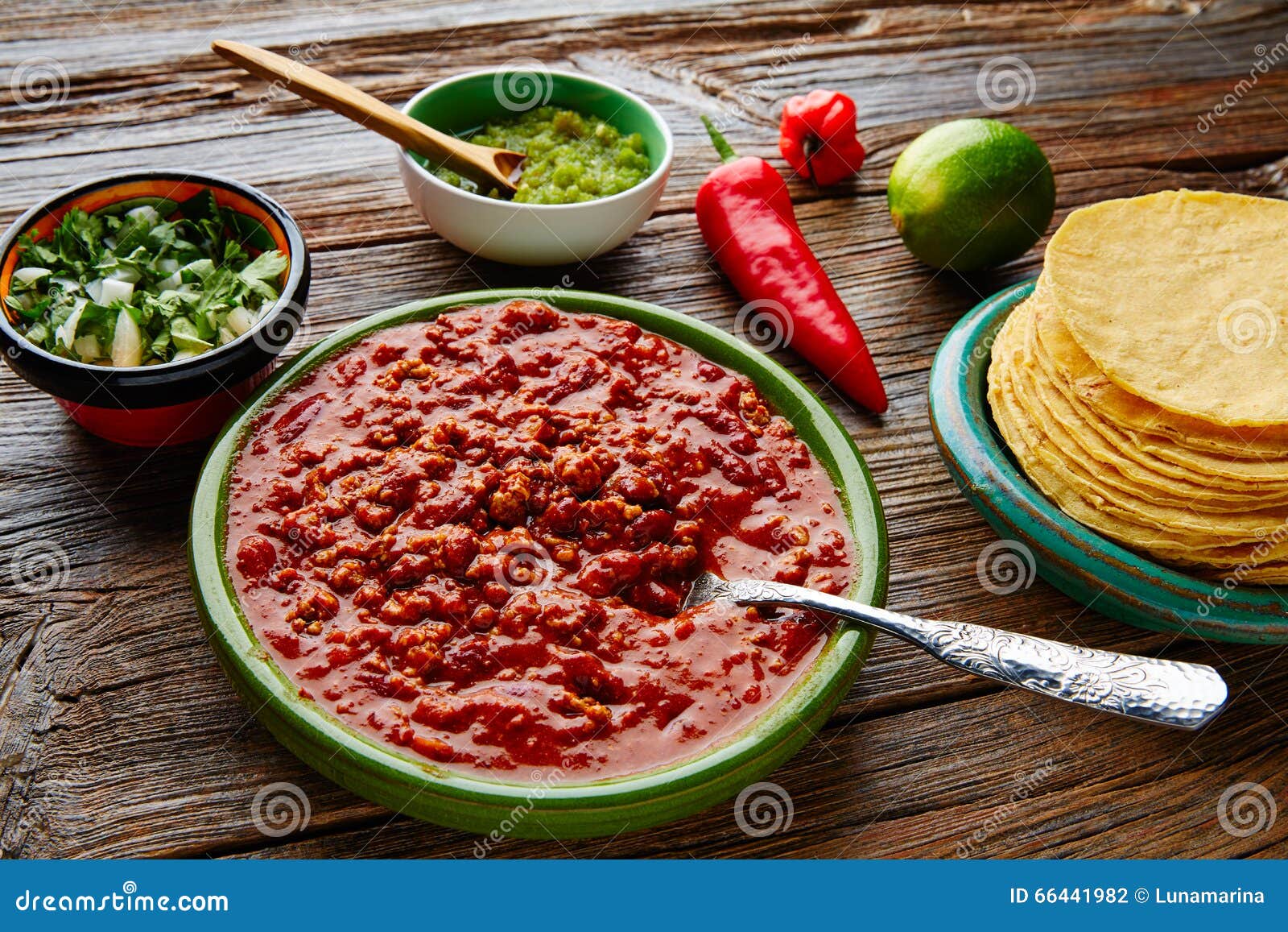 chili with meat platillo mexican food