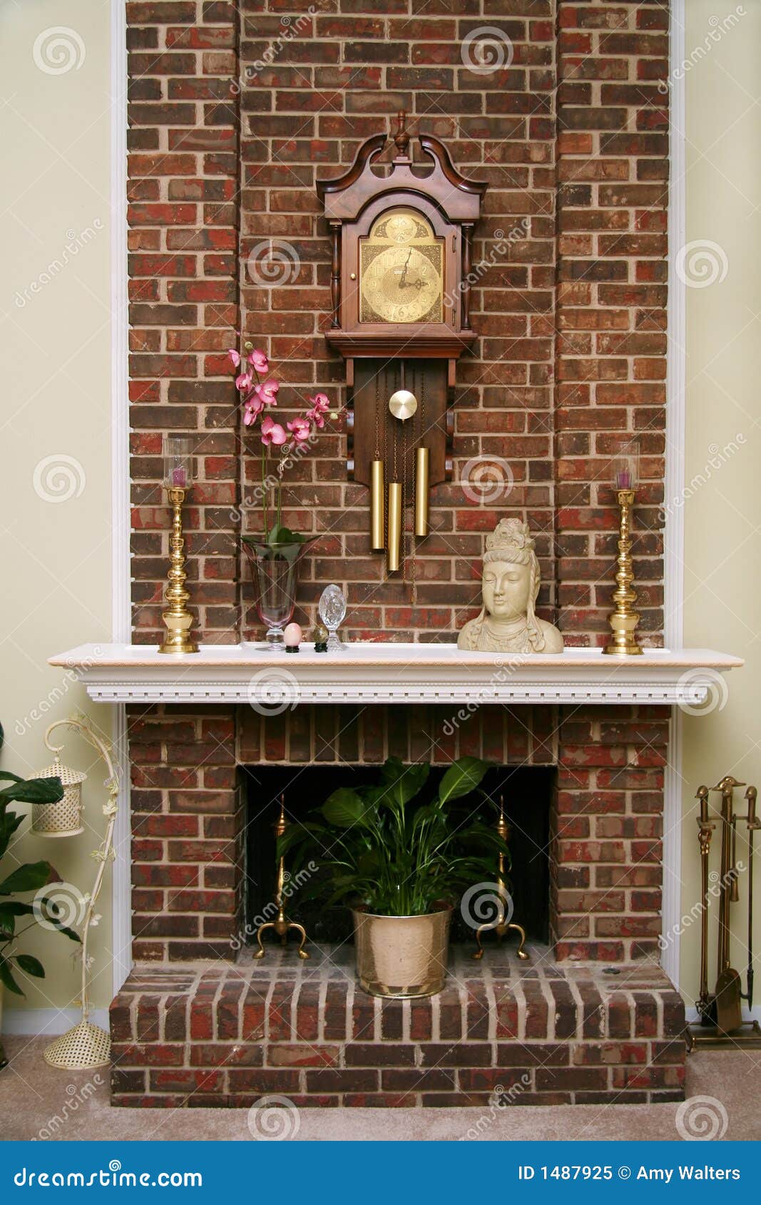 Chimenea Con Estilo Del Ladrillo Imagen de archivo - Imagen de ladrillo