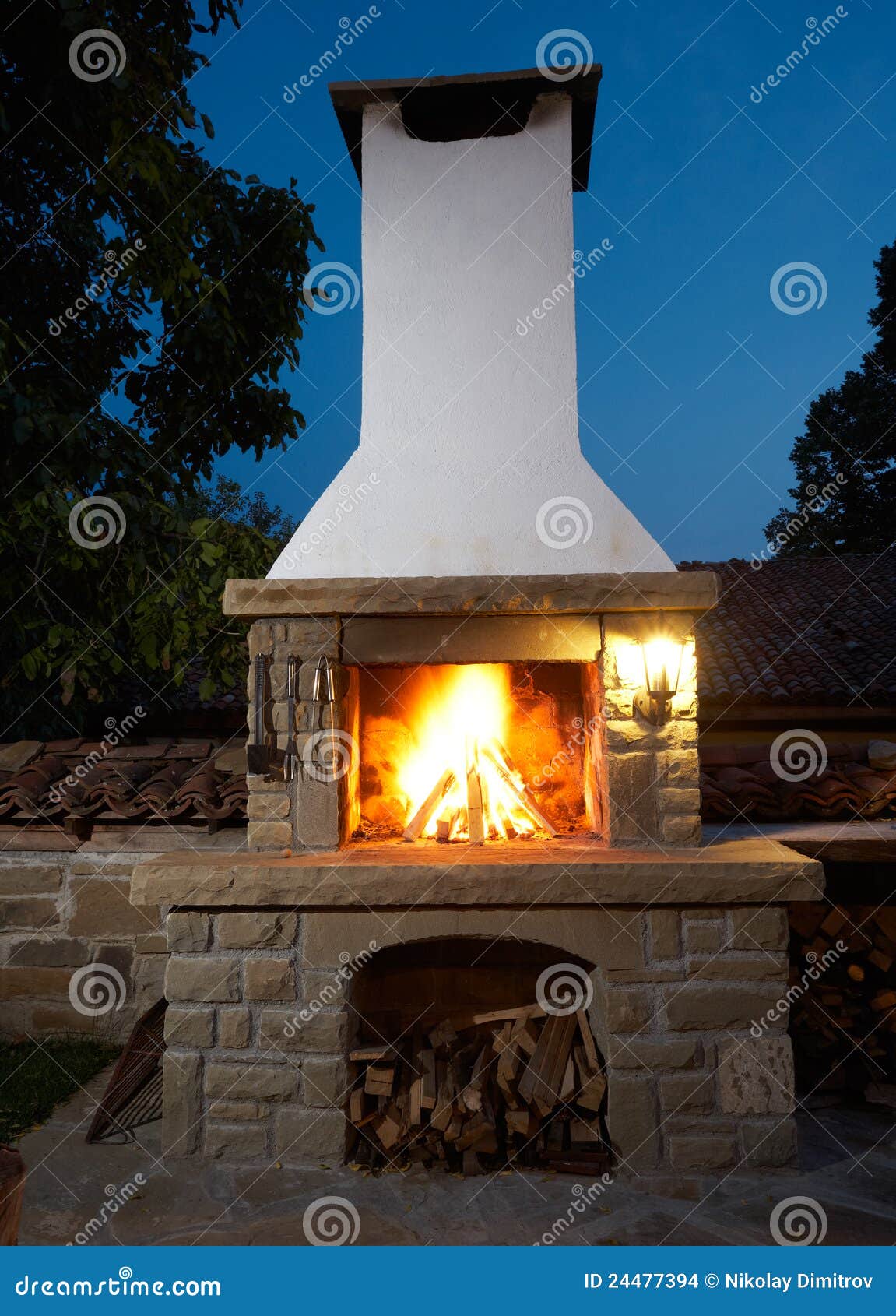 Chimenea para barbacoa foto de archivo. Imagen de llama - 24477394, image size:1151x1690