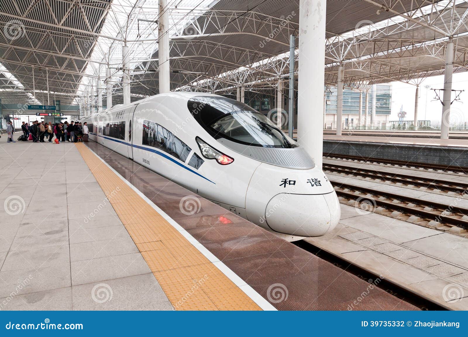 china-modern-train-platform-waiting-bengbu-march-bengbu-station-bengbu-invests-fast-39735332.jpg