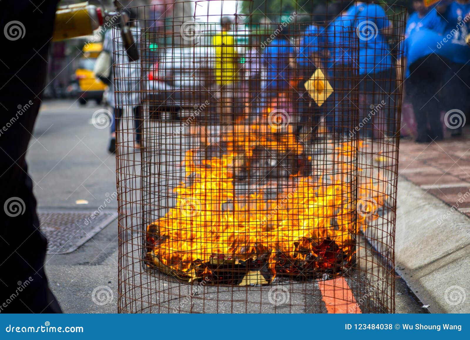 china, traditional religion, customs, zhongyuan purdue, chinese ghost festival, burning, paper money