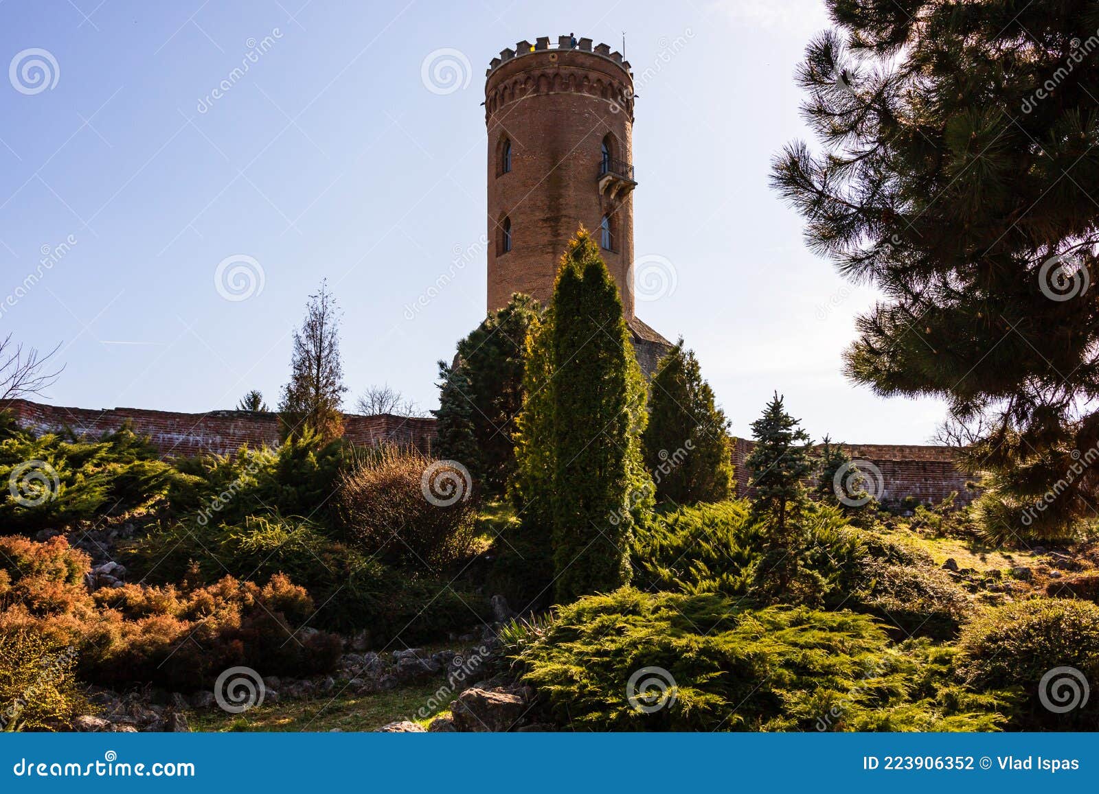 the chindia tower or turnul chindiei is a tower in the targoviste royal court or curtea domneasca monuments ensemble in downtown