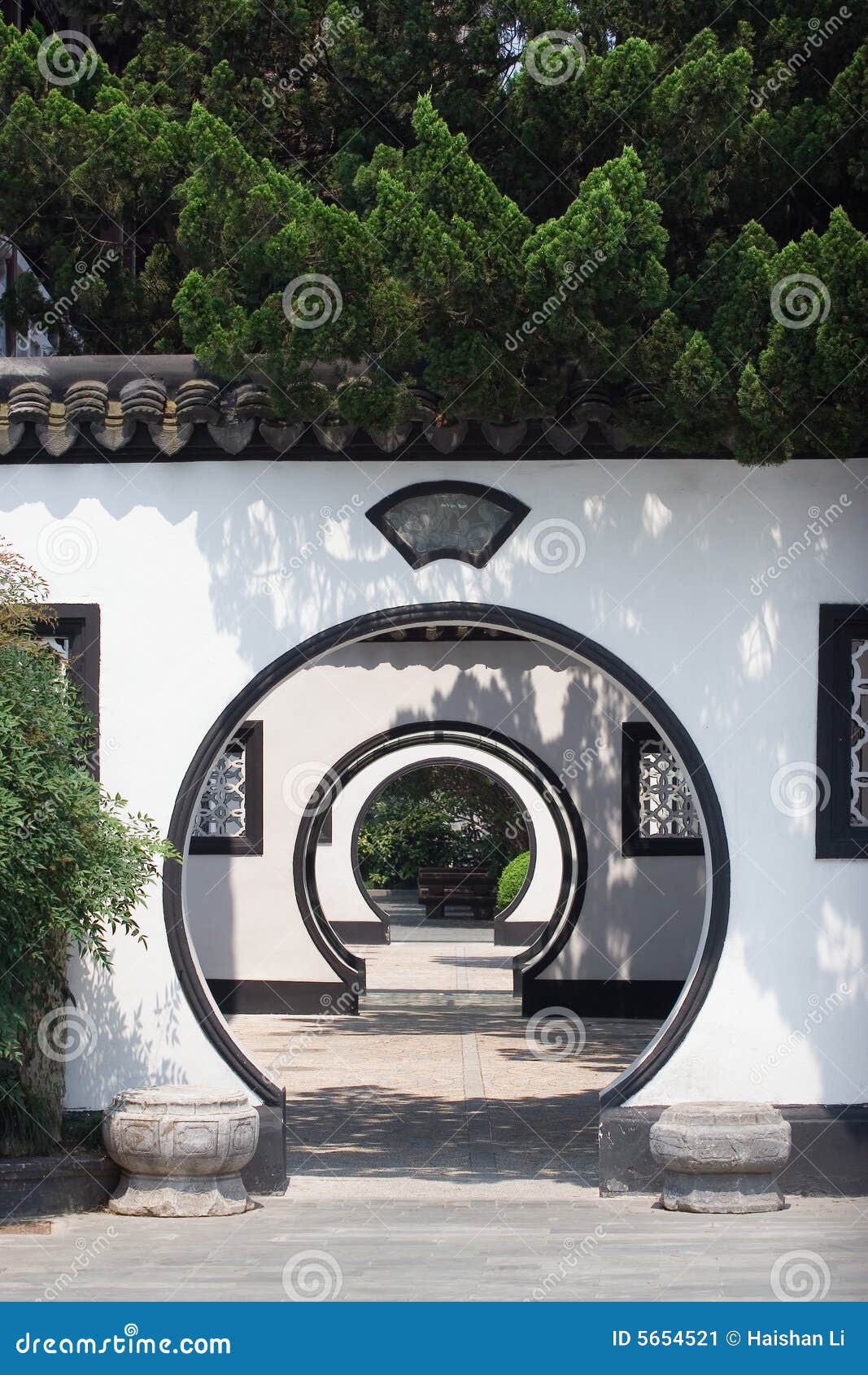 chinese arched door