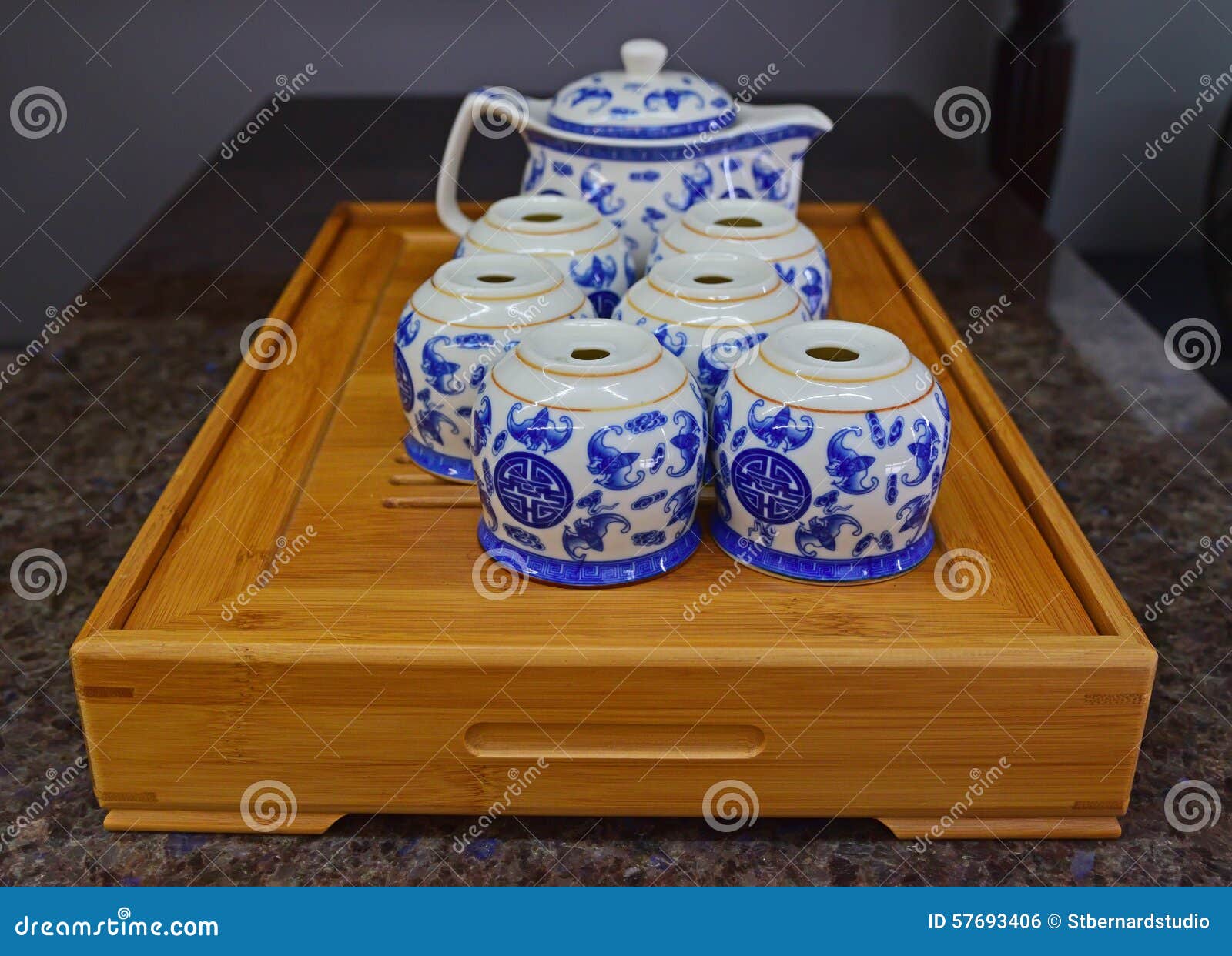 Chinese Blue Porcelain Teapot Set On Traditional Wooden Tray Stock Photo -  Image Of Chinese, Fine: 57693406