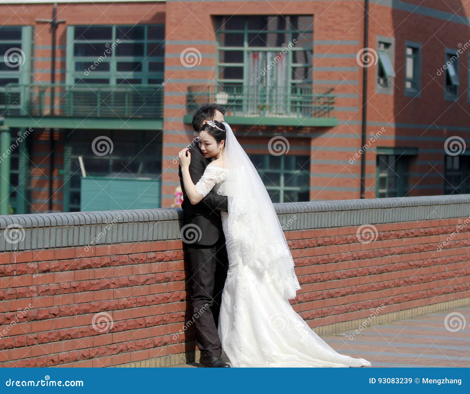 Chinese Bride And Groom Wedding Couple Girl Bride In Wedding Dress