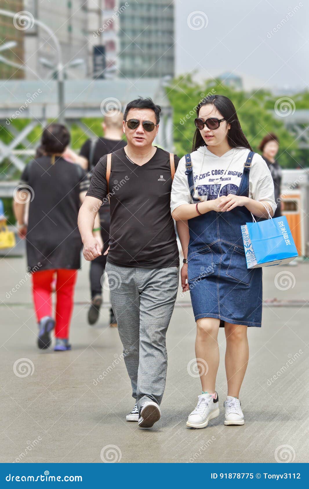 Chinese Couple Many Positions