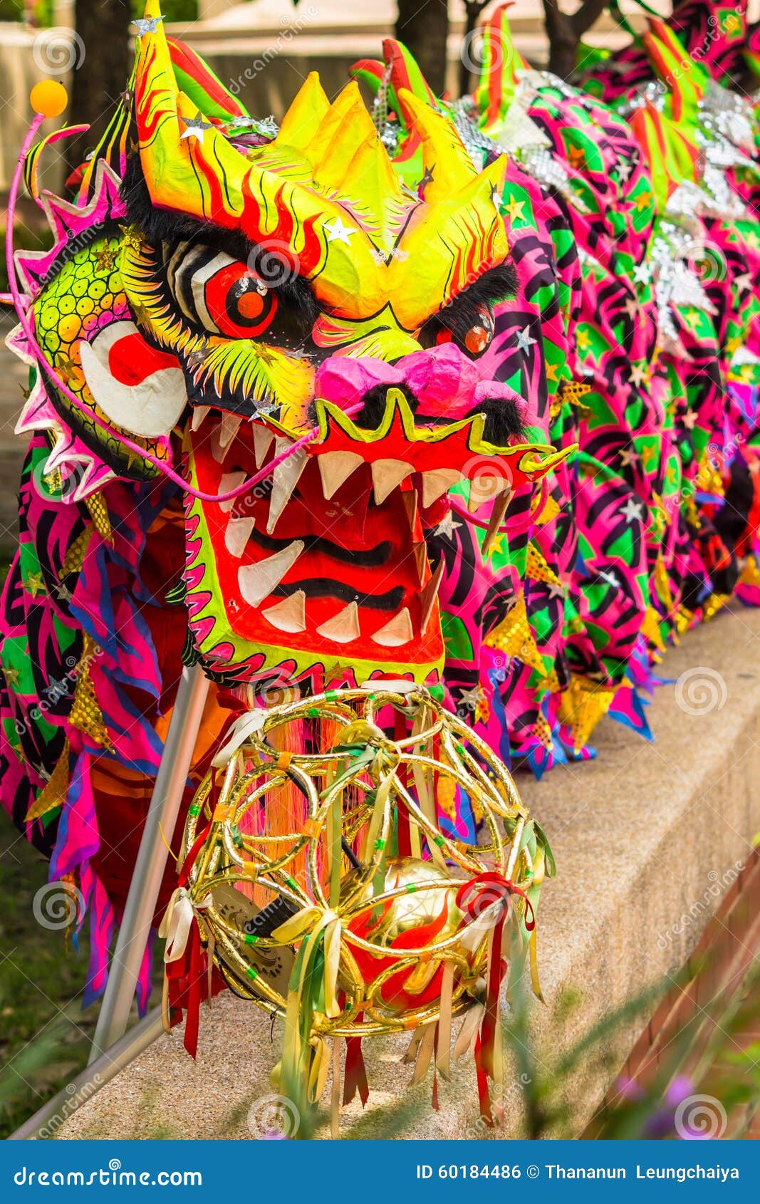 Chinese Dragon Dance Costume Stockfoto Bild von asien, vorabend 60184486