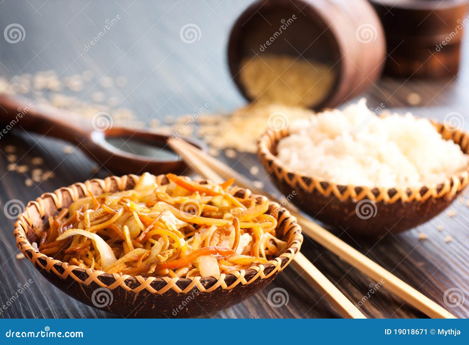 Chinese food stock image. Image of noodles, gourmet, meal 19018671