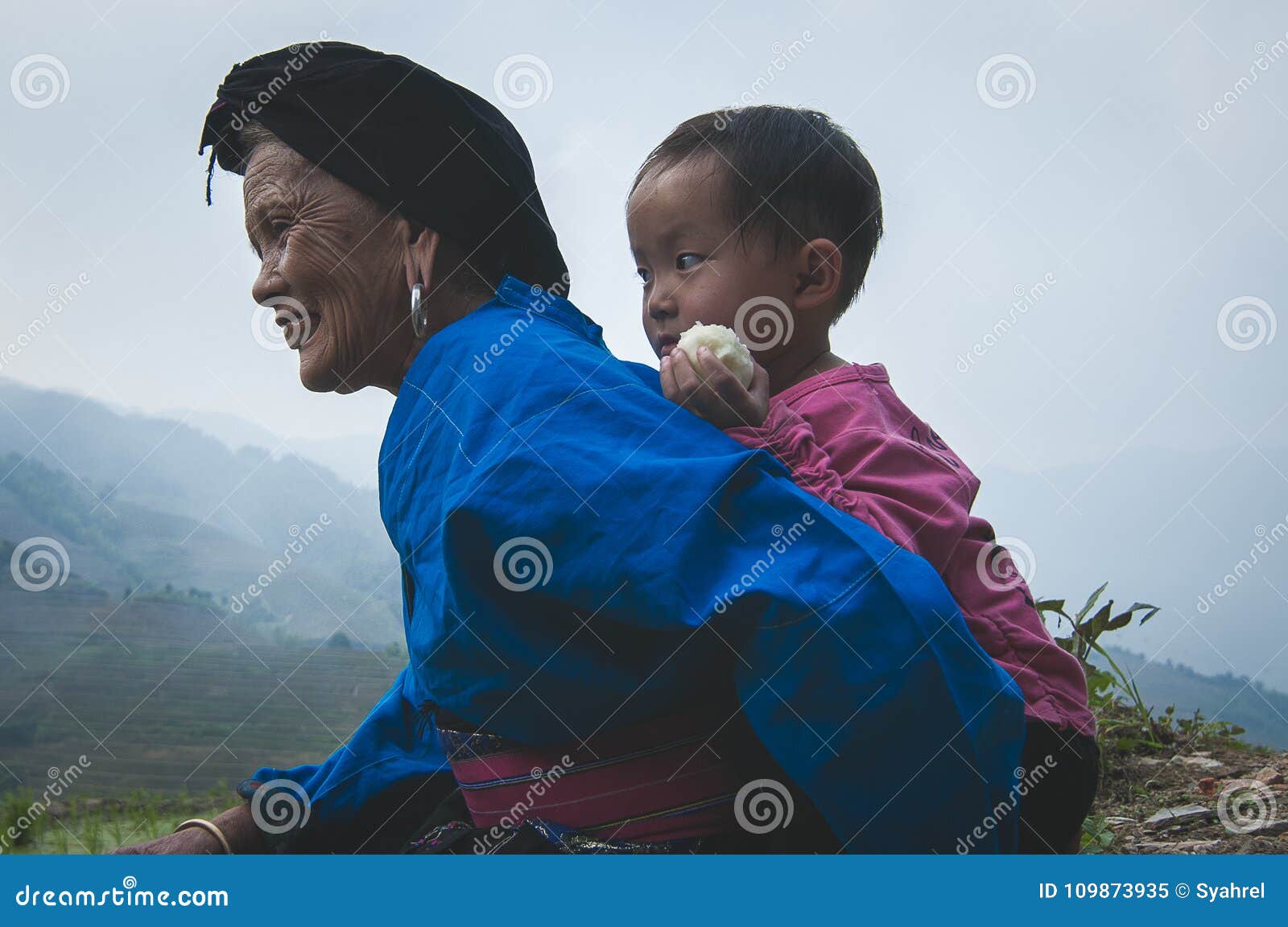 Chinese granny hi-res stock photography and images - Alamy