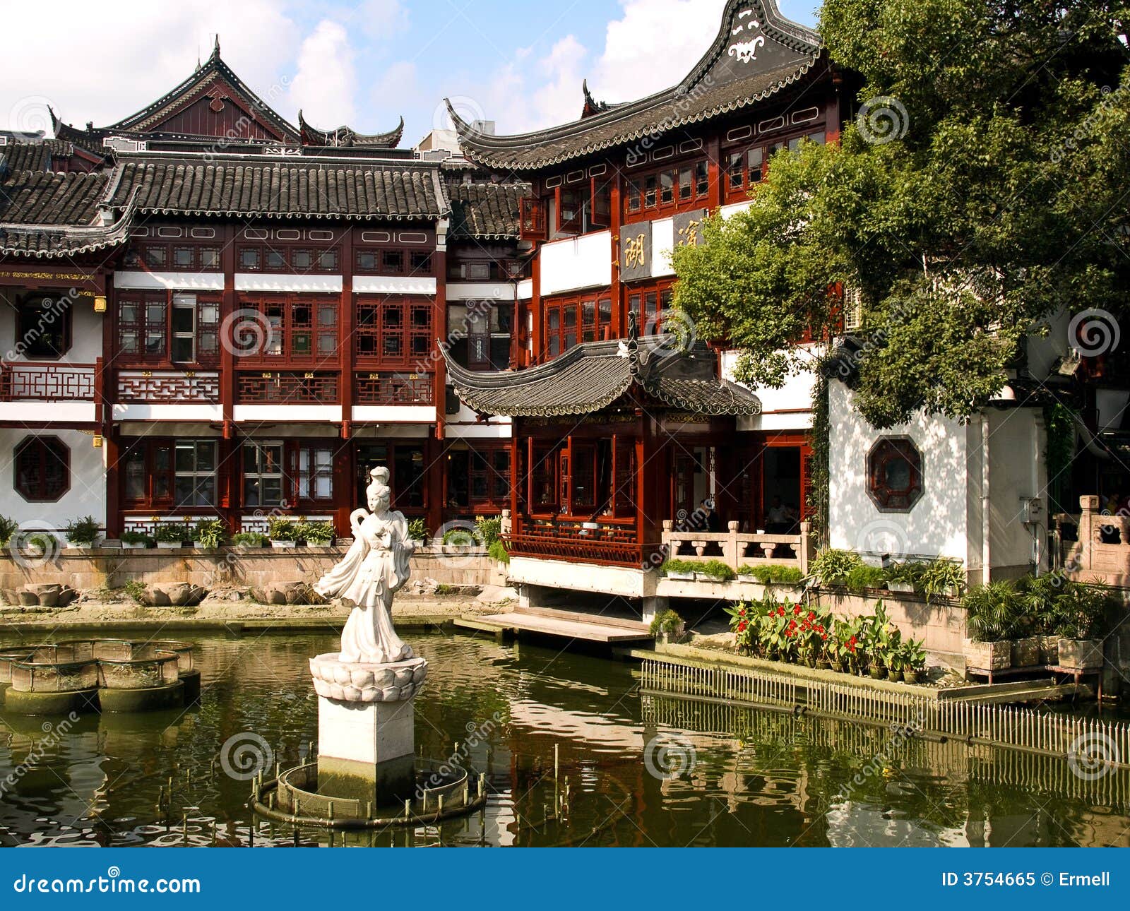 Chinese houses stock image. Image of pond, romantic, temple - 3754665