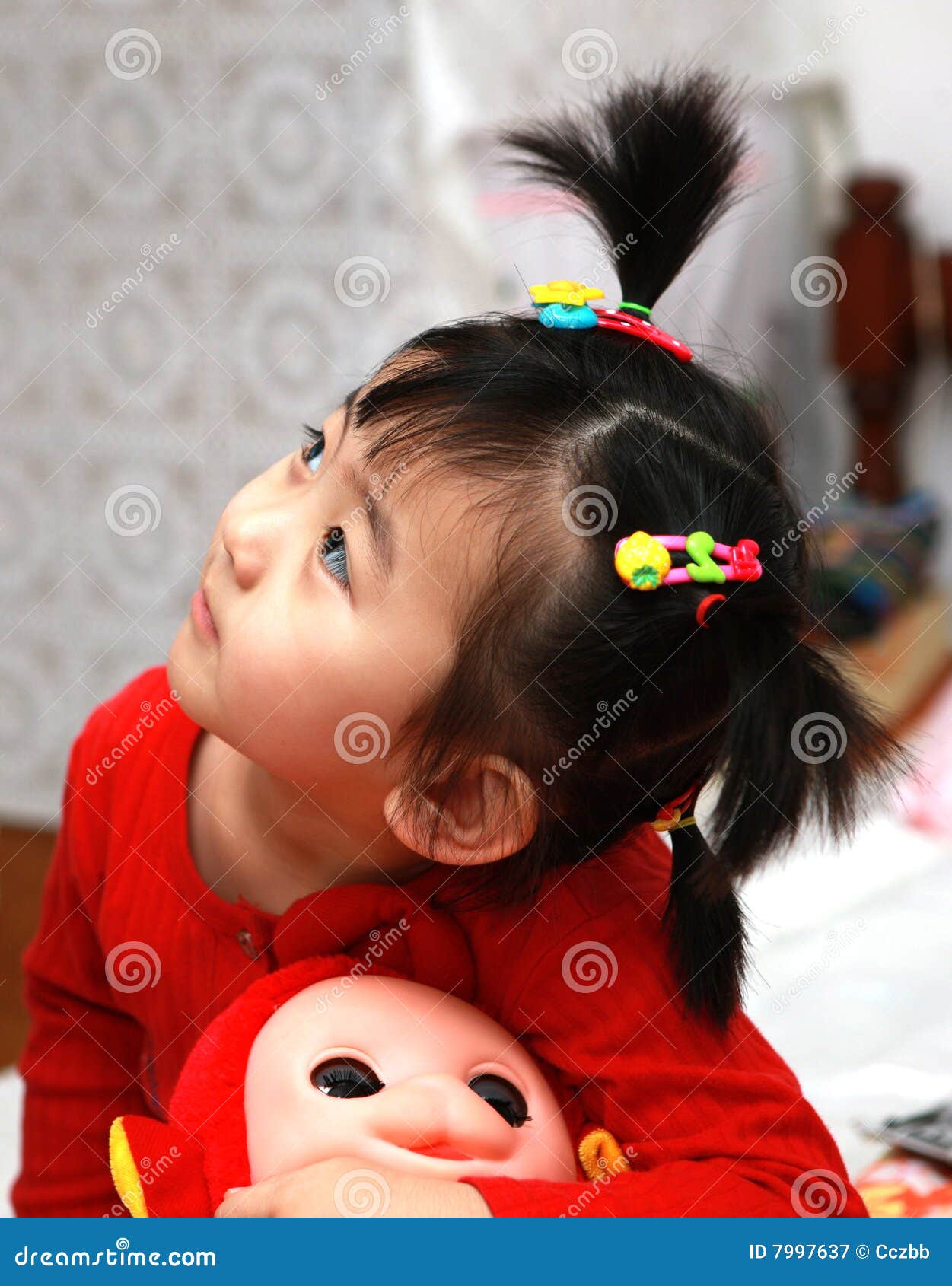 Chinese Lovely Girl Look Up Stock Image Image of lovely, clothes 7997637