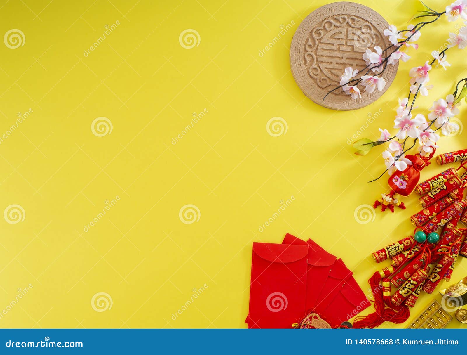 Banner nền Tết Trung Quốc: Một bức tranh nền Tết Trung Quốc đầy màu sắc sẽ đưa bạn tới một thế giới đầy phấn khích. Với những họa tiết truyền thống và đậm chất Văn hóa Trung Hoa, banner nền Tết Trung Quốc này chắc chắn sẽ khiến bạn say đắm. Hãy chuẩn bị tinh thần để được trải nghiệm những điều tuyệt vời mà chúng ta sẽ cùng nhau tạo ra. 