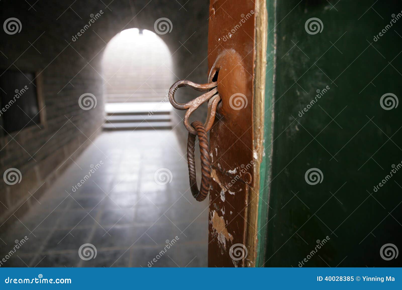 Chinese temple architecture metal door knocker,In Hui and Han Chinese in Ningxia area Chinese combined temple - Ningxia Tongxin Mosqueã€‚