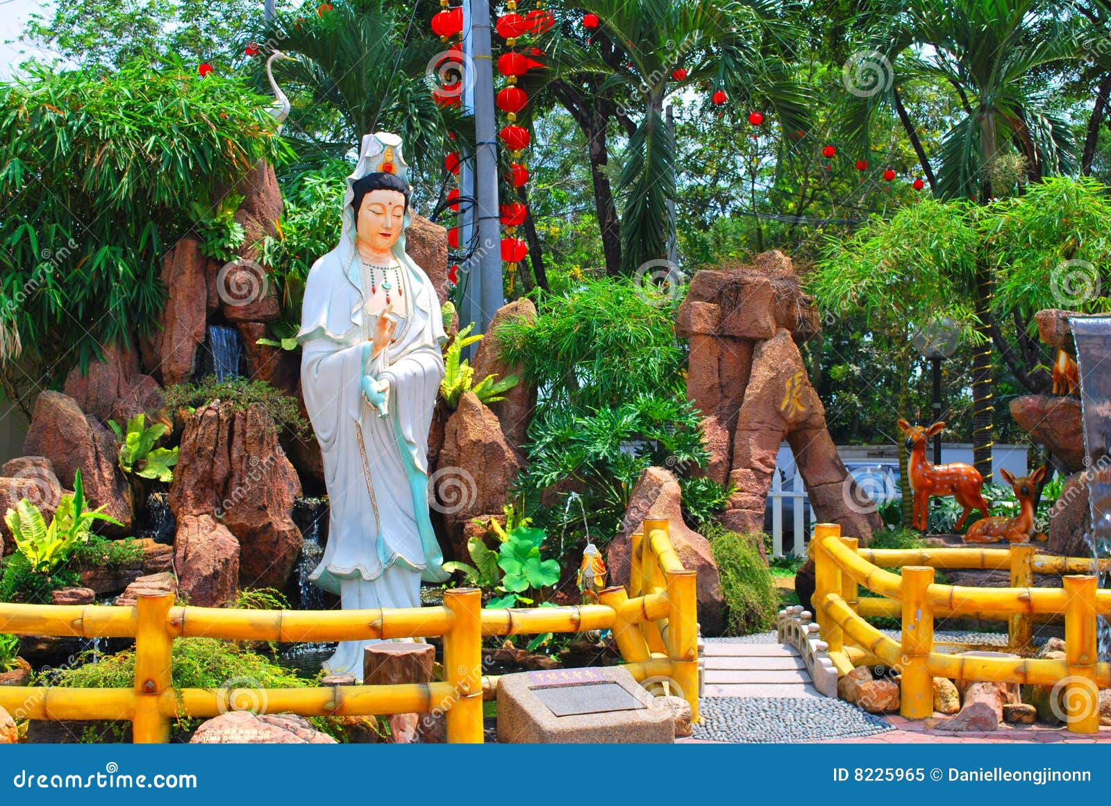 Chinese temple statue stock image. Image of spiritual 8225965