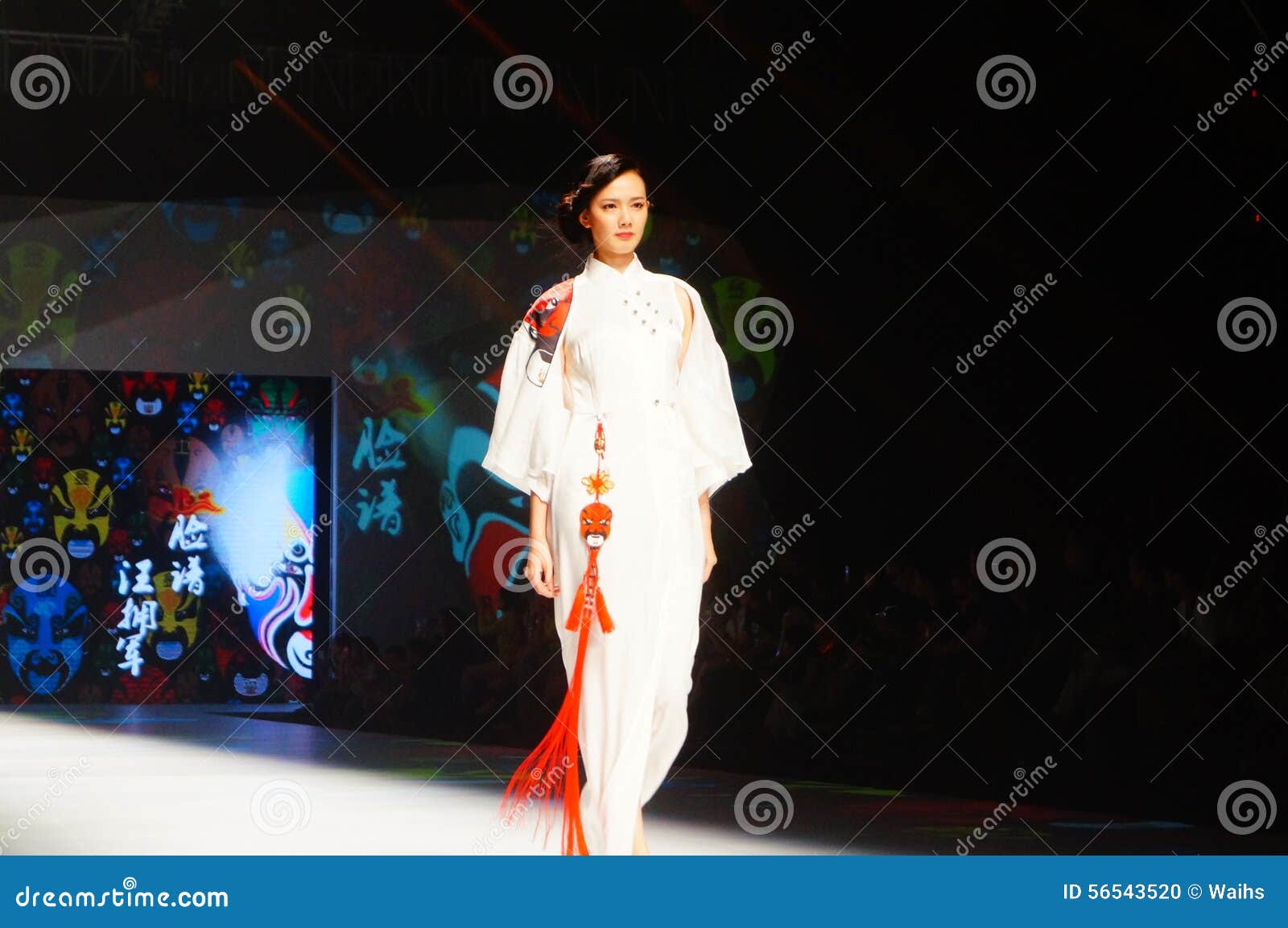 Chinese Traditional Fashion Model Show Editorial Image - Image of ...