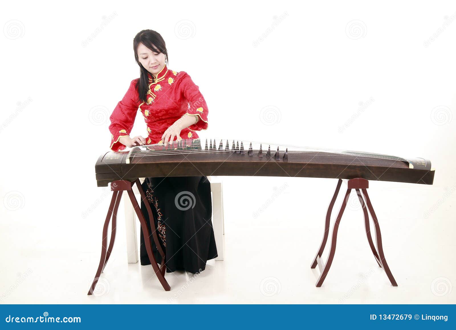 chinese zither performer