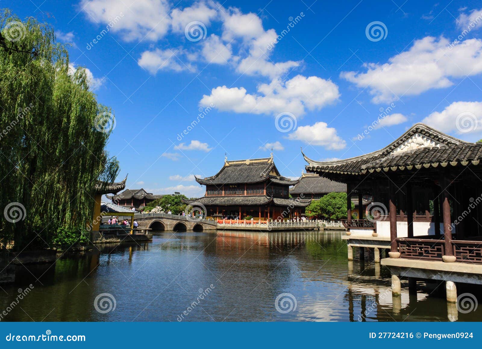 Chinesische Architektur Auf Wasser Stockfoto Bild Von Wasser Architektur