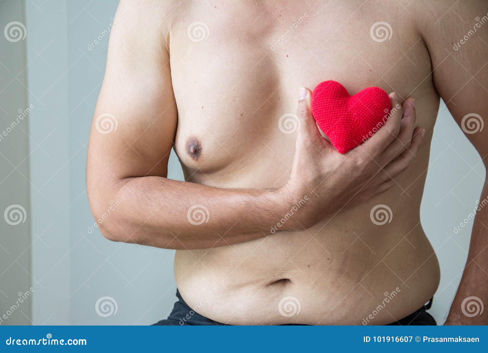 фото мужик с грудями женскими фото 113