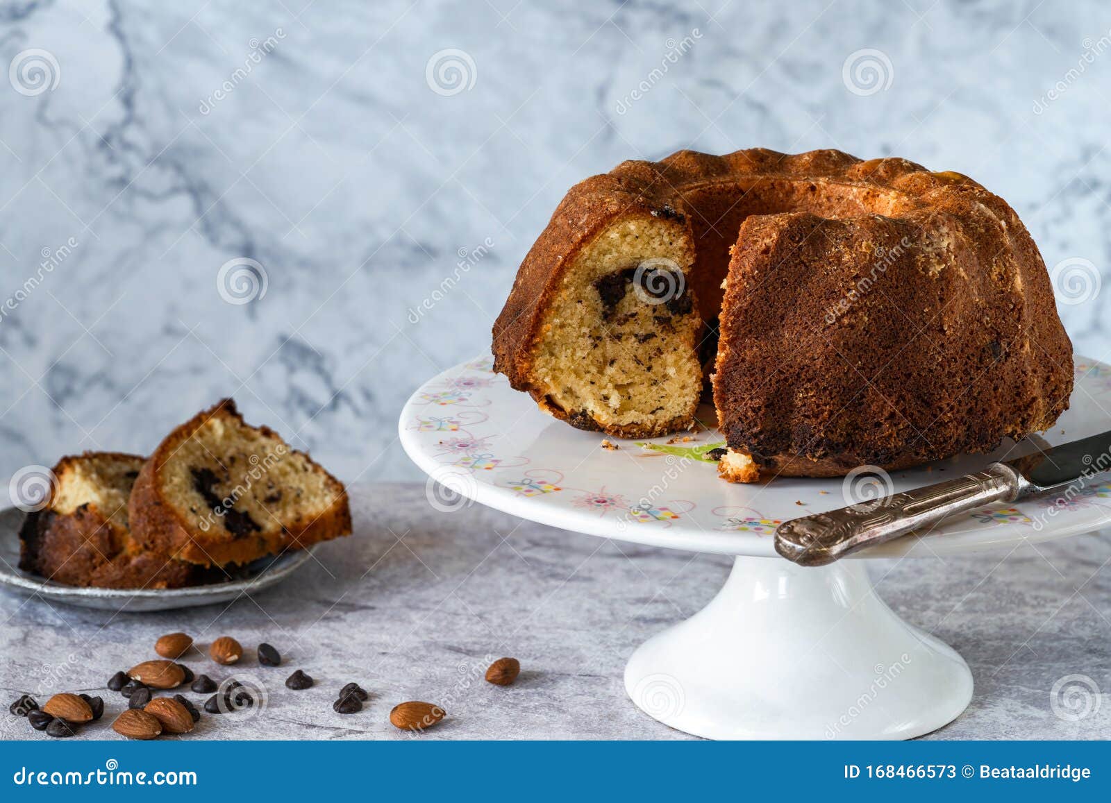 Chocolate and Almond Bundt Cake Stock Image Image of plate, dessert 168466573