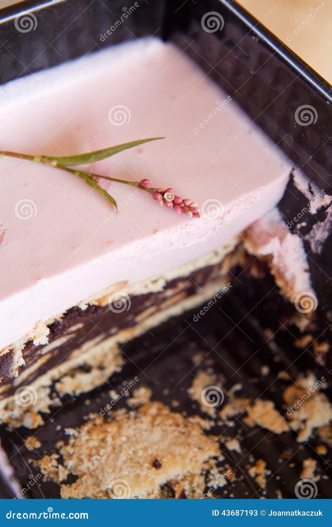 chocolate cake with icing topping