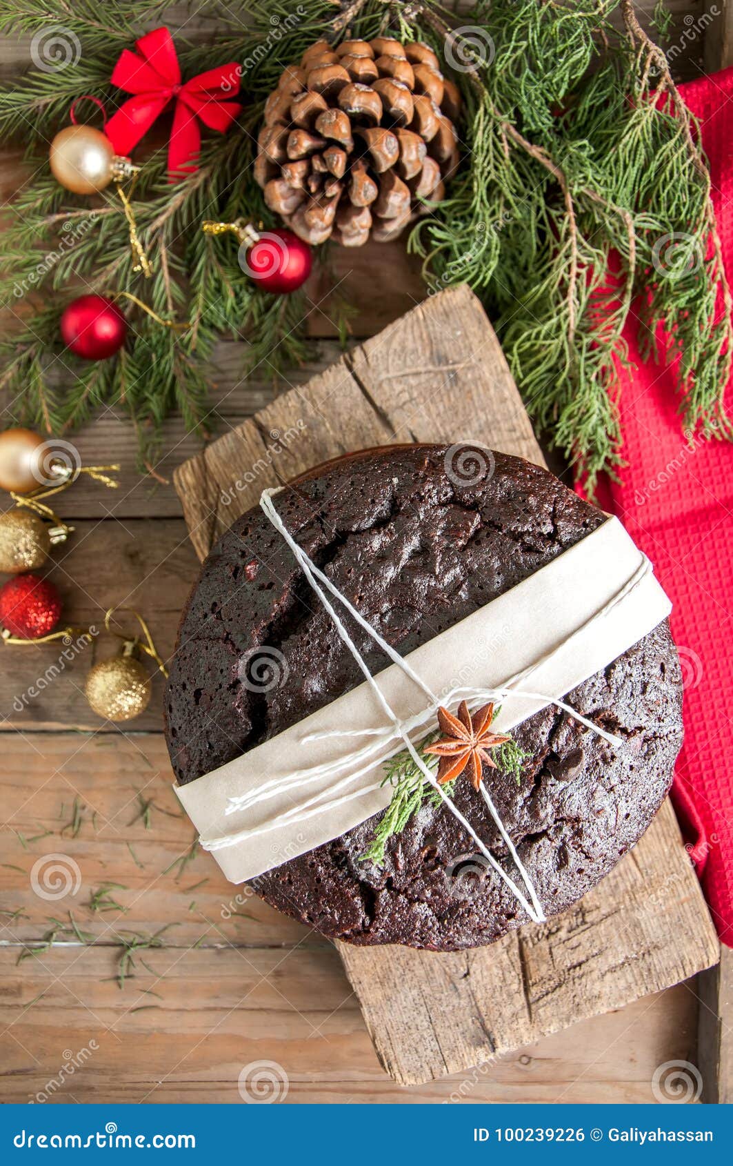 Chocolate Christmas Pudding Stock Photo - Image of bake, cinnamon ...