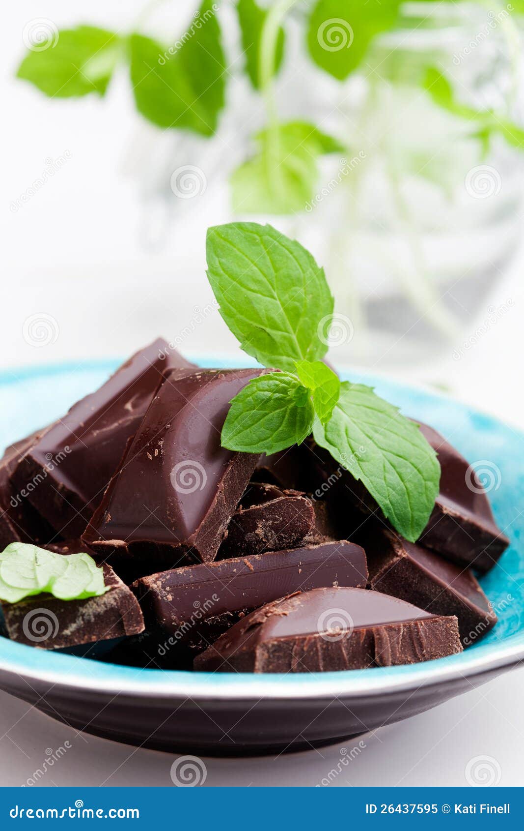 Chocolate con la menta imagen de archivo. Imagen de color 26437595