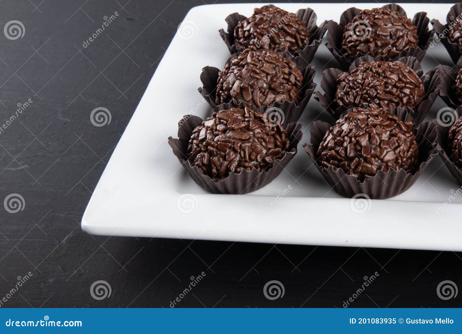 Chocolate Doce Brasileiro Brigadeirotradicional. Chocolate Granulado