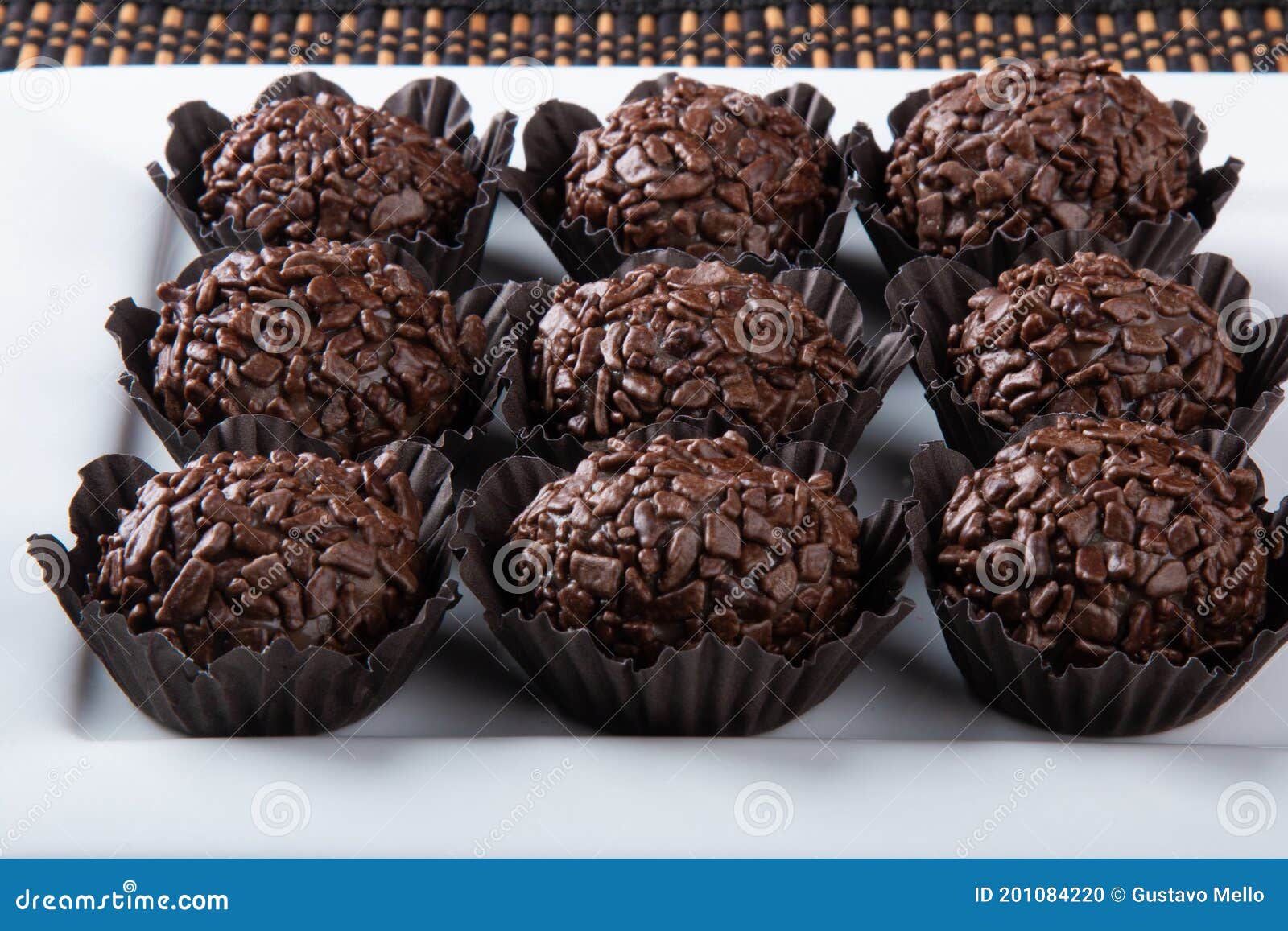 Chocolate Doce Brasileiro Brigadeirotradicional. Chocolate Granulado