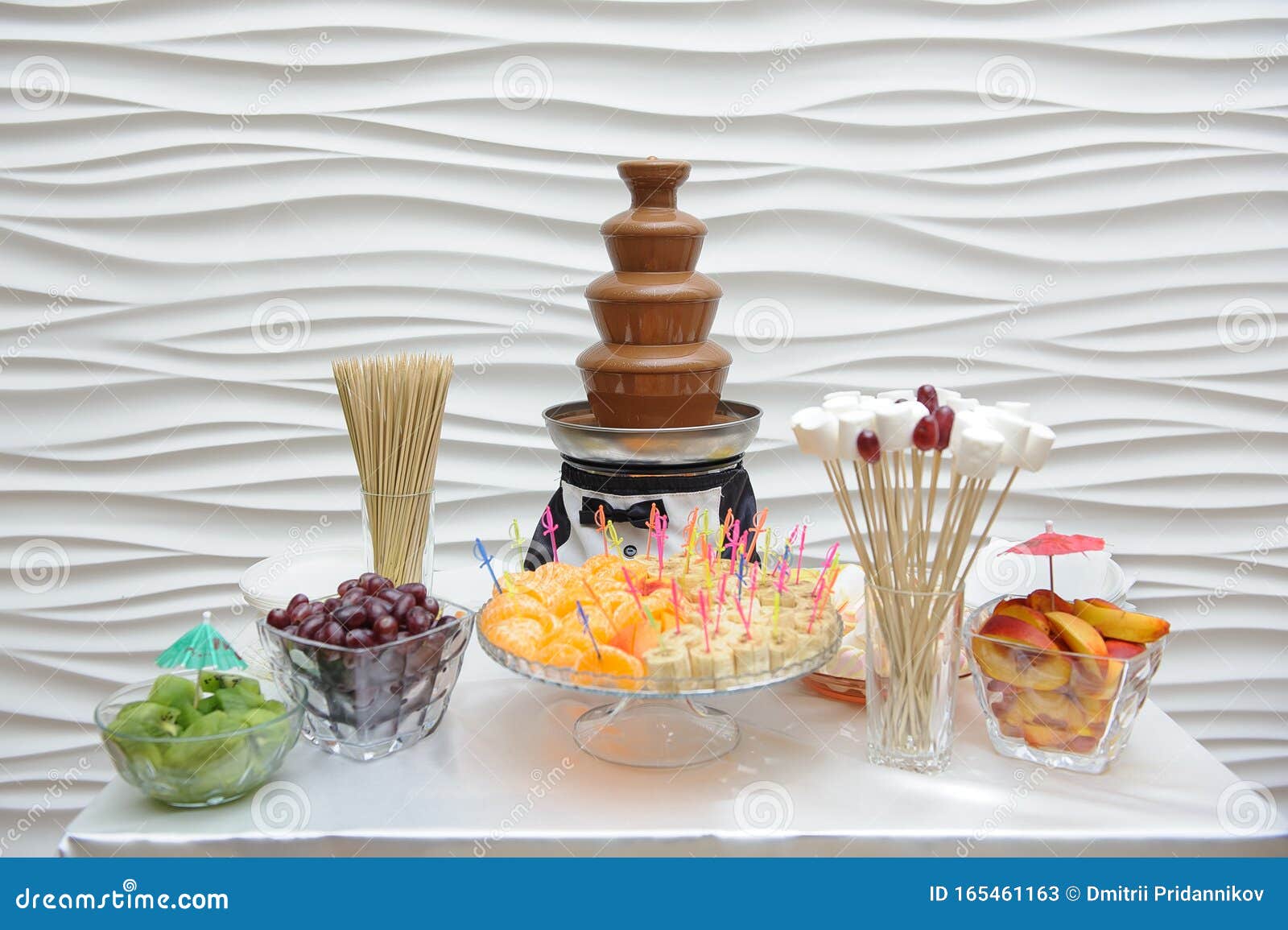 156 Dessert Chocolate Fountain Fruit Table Stock Photos - Free &  Royalty-Free Stock Photos from Dreamstime