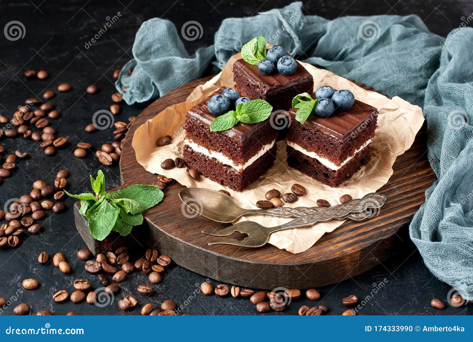 Chocolate Mini Cakes With Berries Stock Photo Image Of Craft Leaves 174333990
