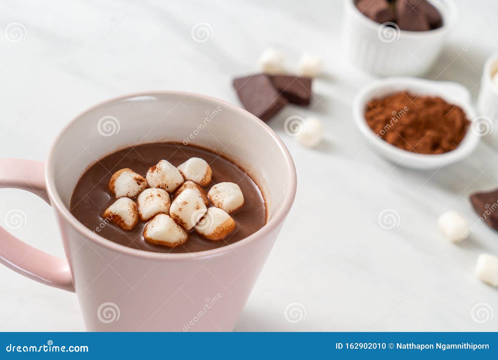 Chocolate Quente Com Marshmallow Foto de Stock Imagem de morno, cacau