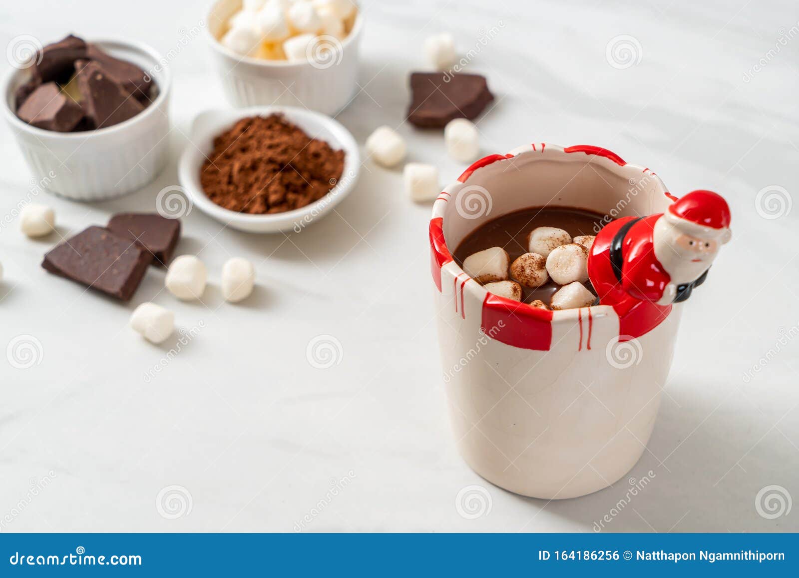 Chocolate Quente Com Marshmallow Foto de Stock Imagem de bebida