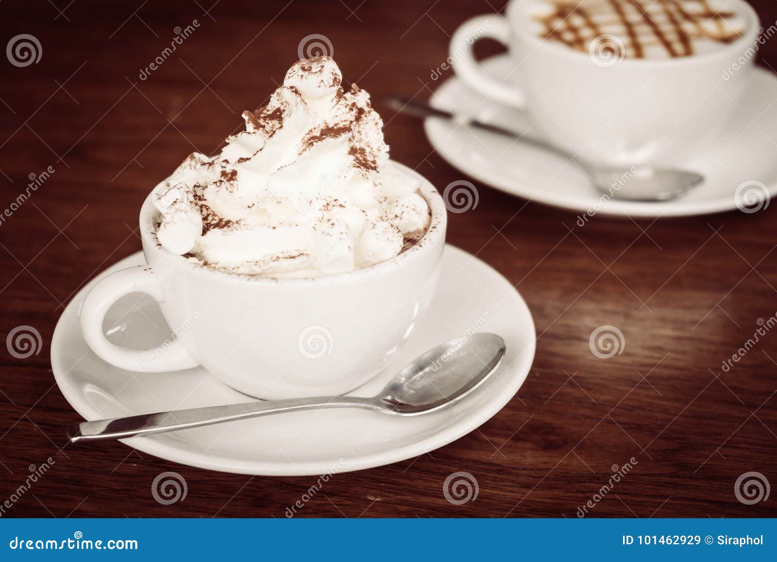 Chocolate Quente Do Marshmallow No Copo Branco Imagem de Stock Imagem