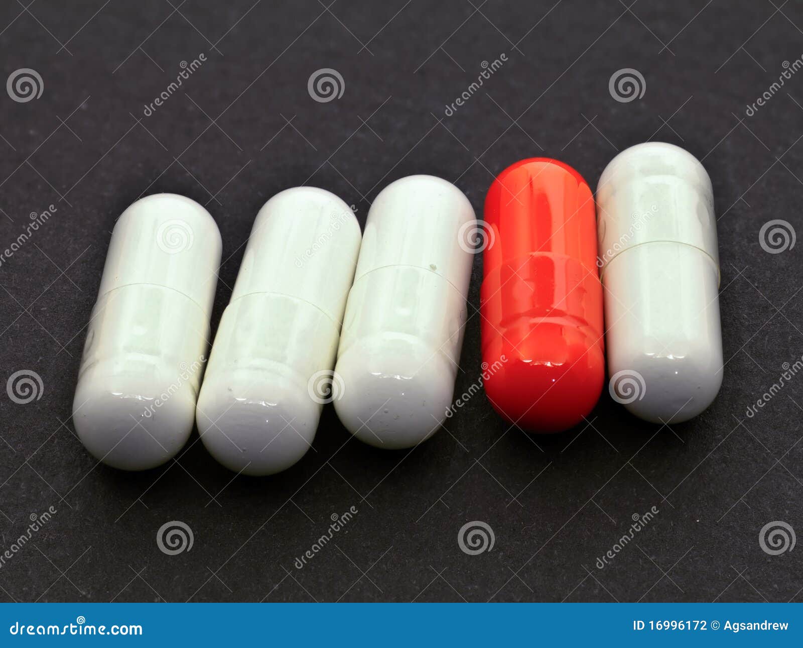 Choice pill arkivfoto. Bild av apotek, läkarundersökning 16996172