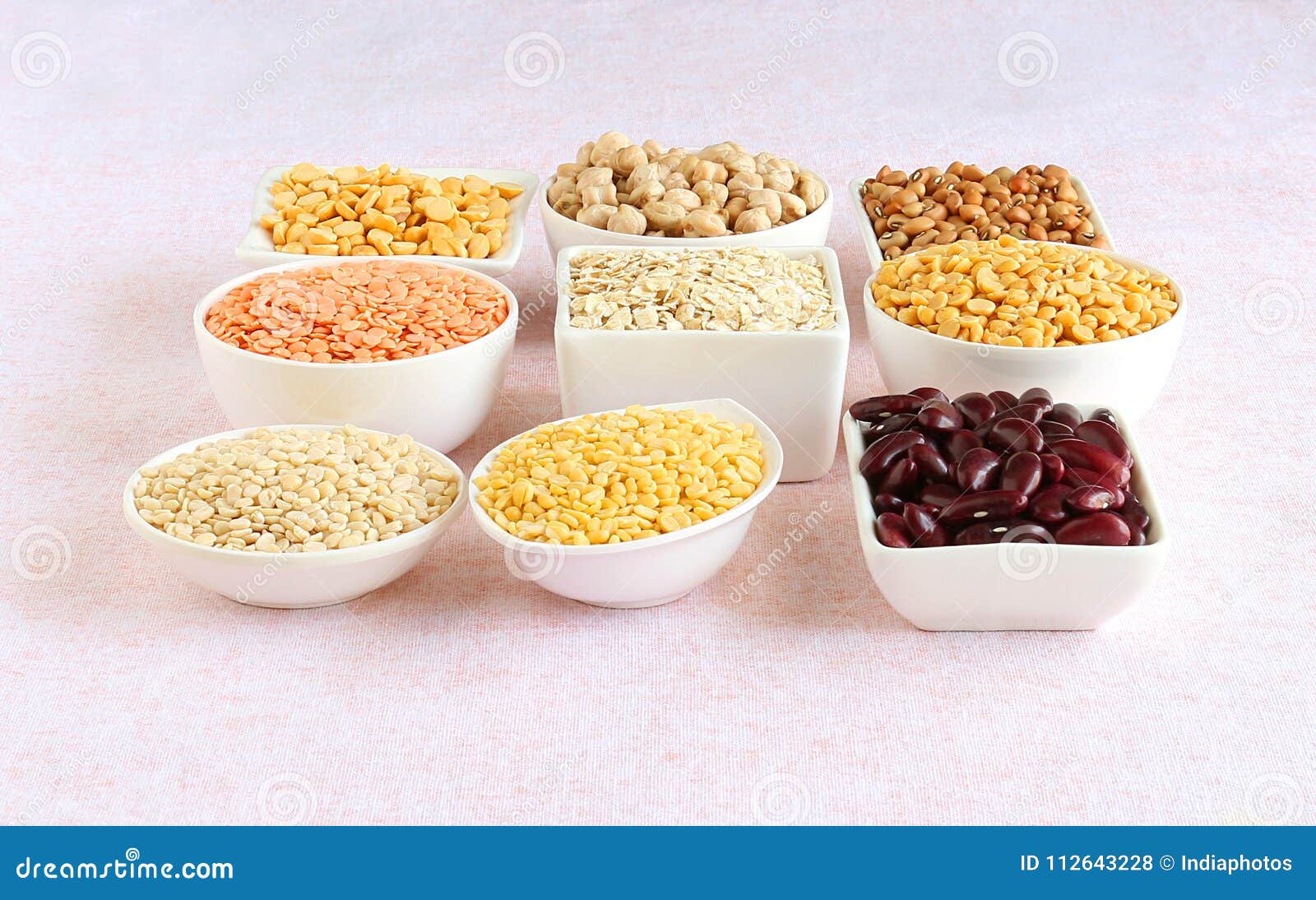 cholesterol-lowering food like oats in bowls