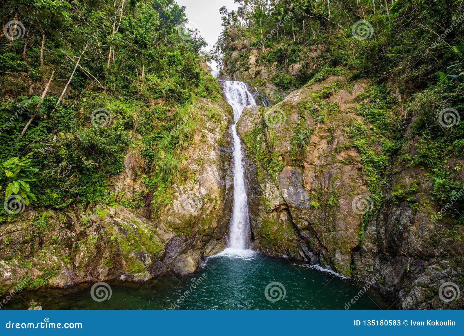 chorro de dona juana waterfall in puerto rico