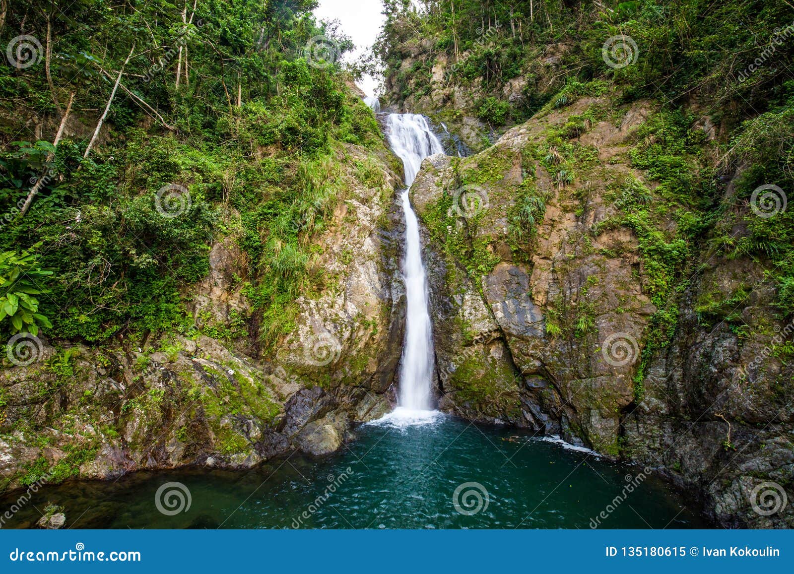 chorro de dona juana waterfall in puerto rico