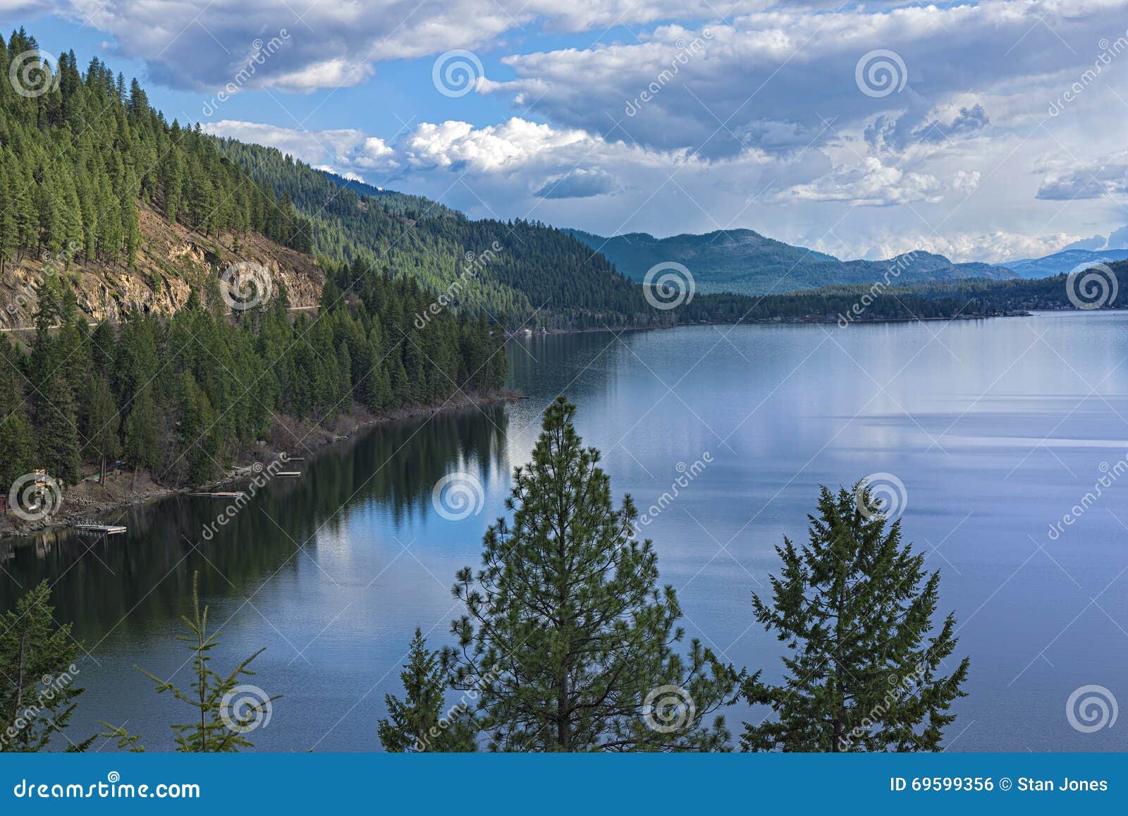 Christina Lake British Columbia Canada Arkivfoto Bild av träd