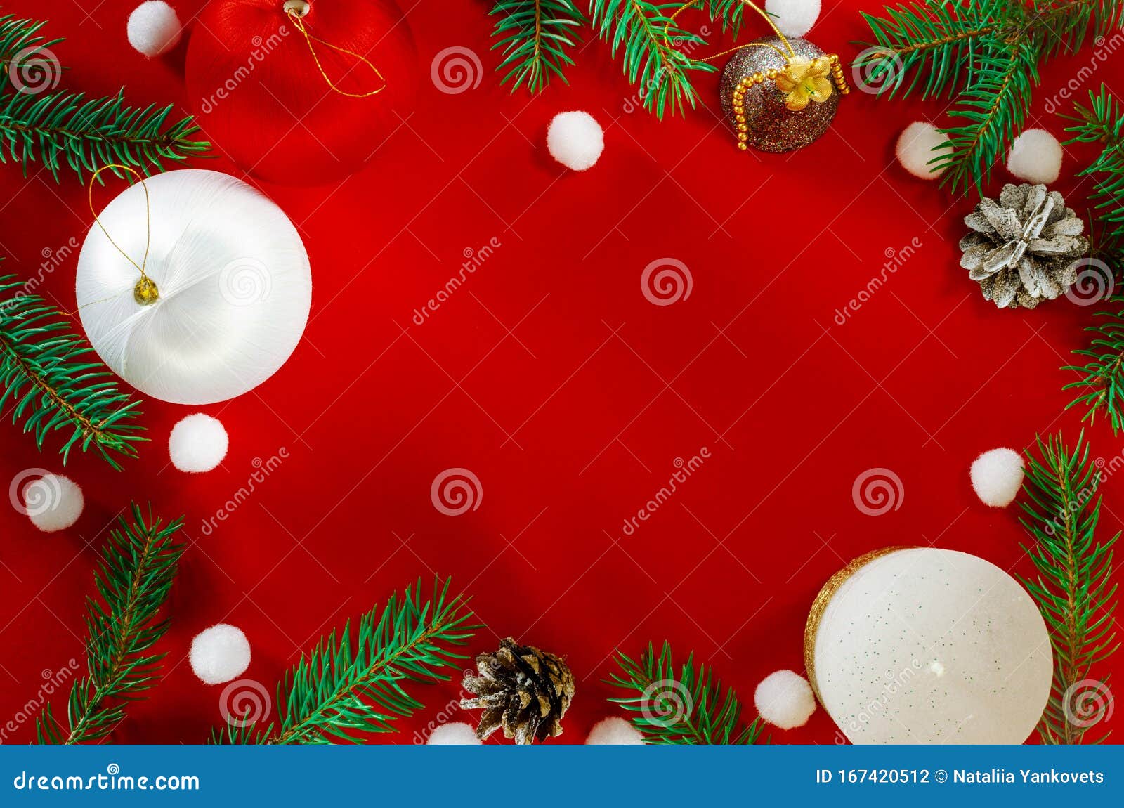 Hãy tận hưởng bầu không khí Giáng sinh ấm áp với hình nền màu đỏ rực rỡ! Khám phá những thiết kế tuyệt đẹp với hình ảnh Giáng sinh thú vị, choảng nhau trong tông màu đỏ nhấp nháy lung linh.