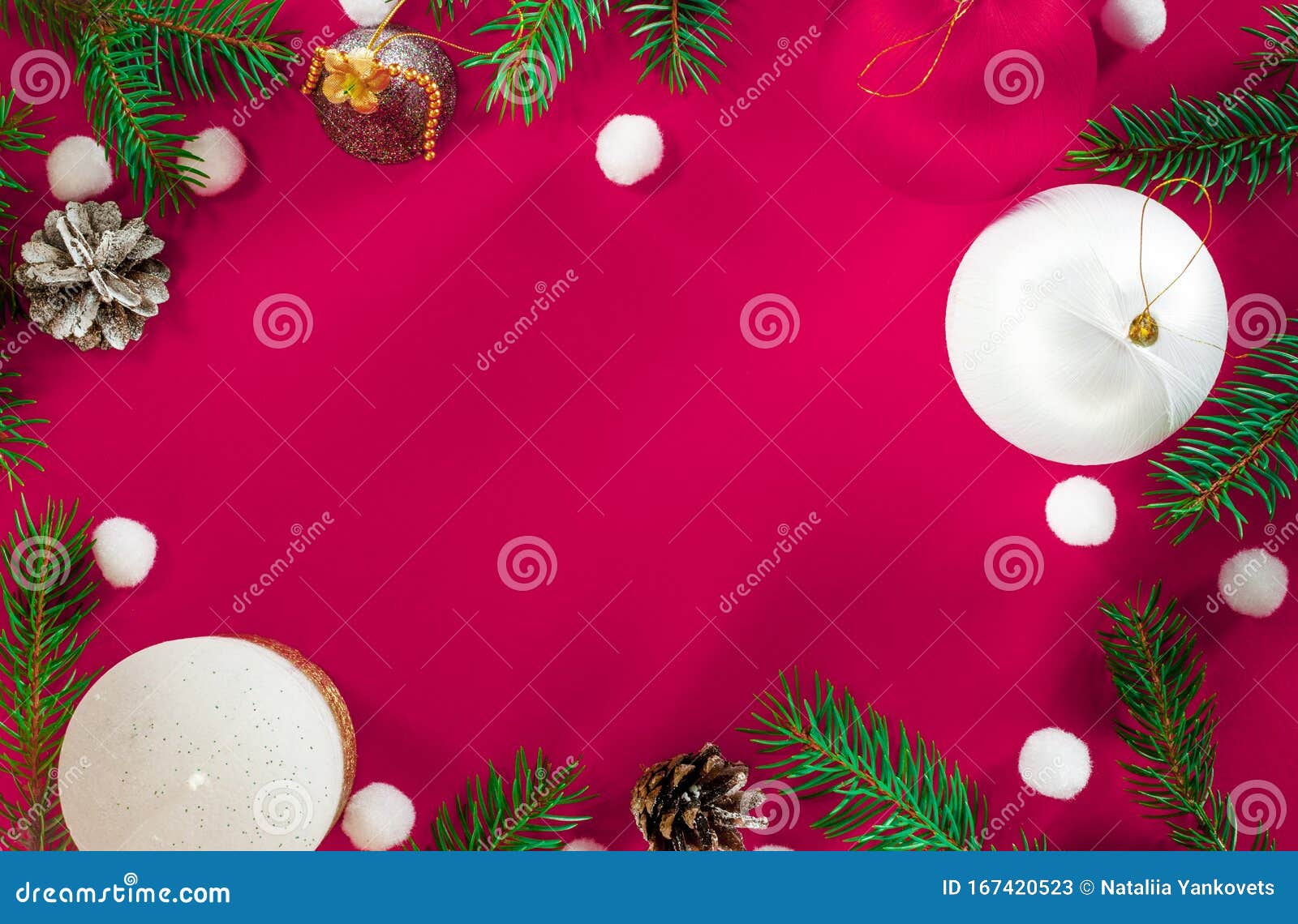 Giáng sinh đang đến gần, cần những Christmas Background đầy sáng tạo để làm mới không gian giải trí của bạn? Hãy đến với chúng tôi để nhận được những mẫu thiết kế đặc biệt, choáng ngợp với sắc đỏ và lá xanh náo nức. Hãy để giáng sinh tràn đầy một màu sắc mới của hình nền này nhé!