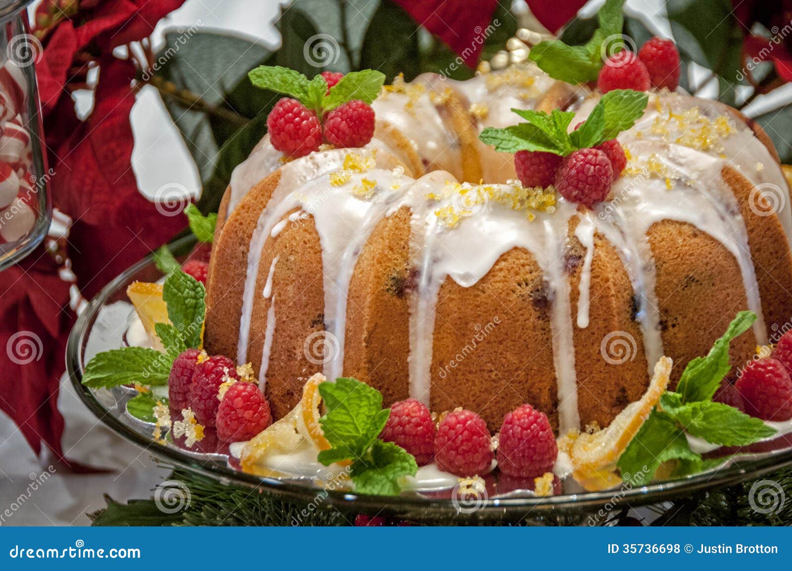 Grease a 25cm bundt tin with lurpak® cooking mist. Christmas Bundt Cake . Christmas Bundt Cake Stock Photo Image Of Bundt Christmas 35736698