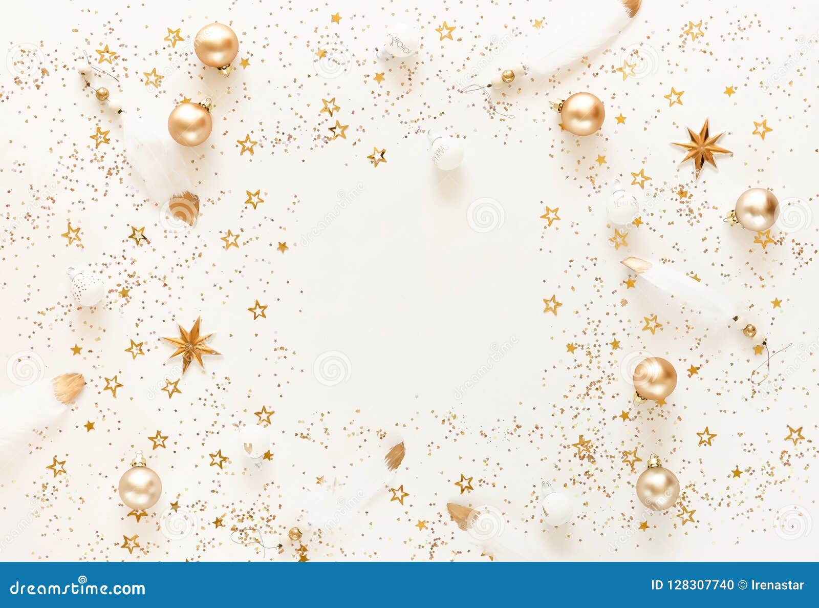 Hãy đắm chìm trong không khí Noel với nền nghệ thuật giáng sinh vàng trắng đầy cảm hứng! Bộ sưu tập rực rỡ này sẽ mang đến cho bạn những cảm xúc tuyệt vời và sáng tạo mới mẻ để thưởng thức Giáng sinh năm nay.