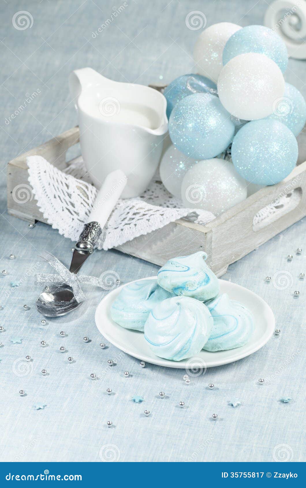 Christmas Decorations, Azure Homemade Meringue Cookies And 